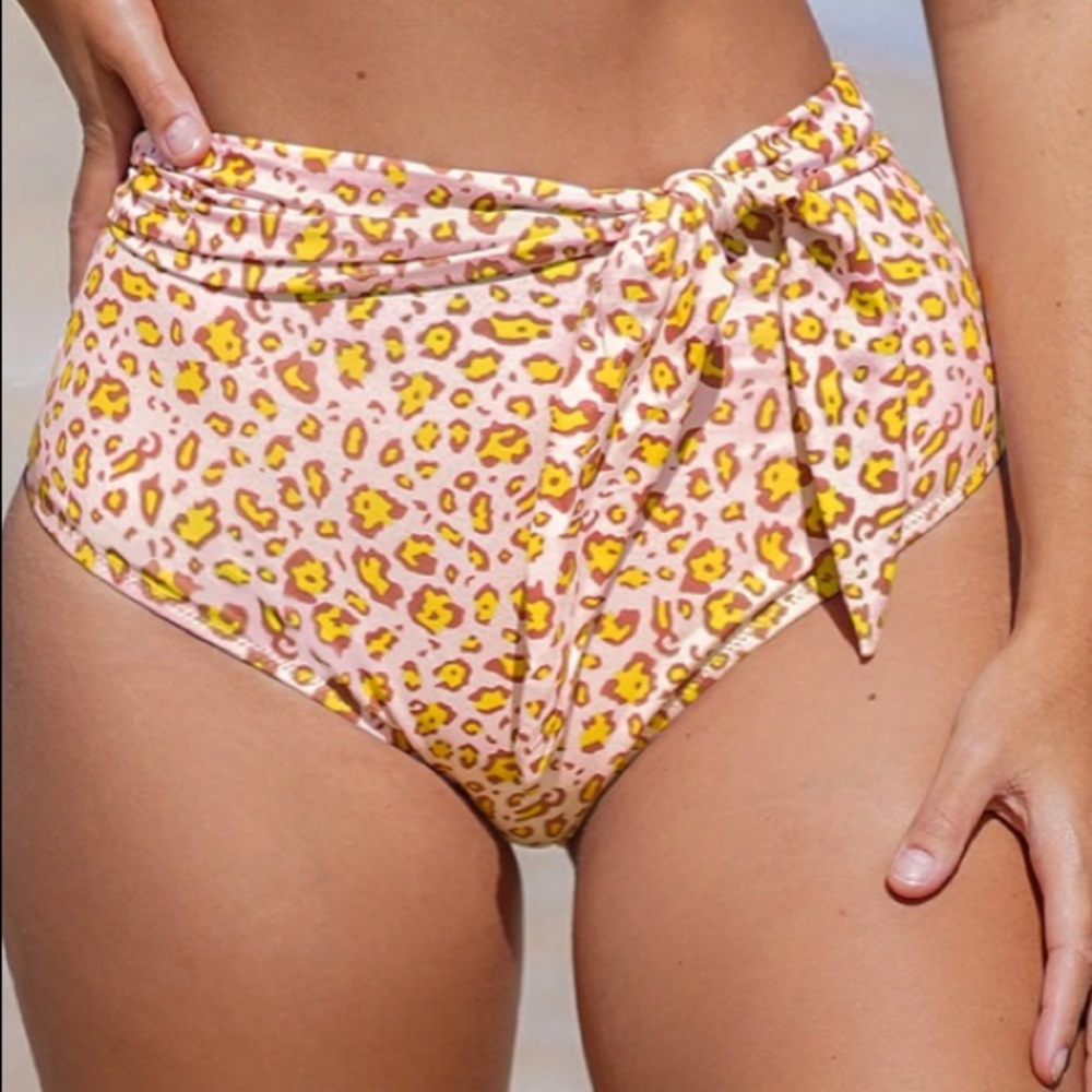 🆕 High Waisted Bandage Bikini Bottoms 👙